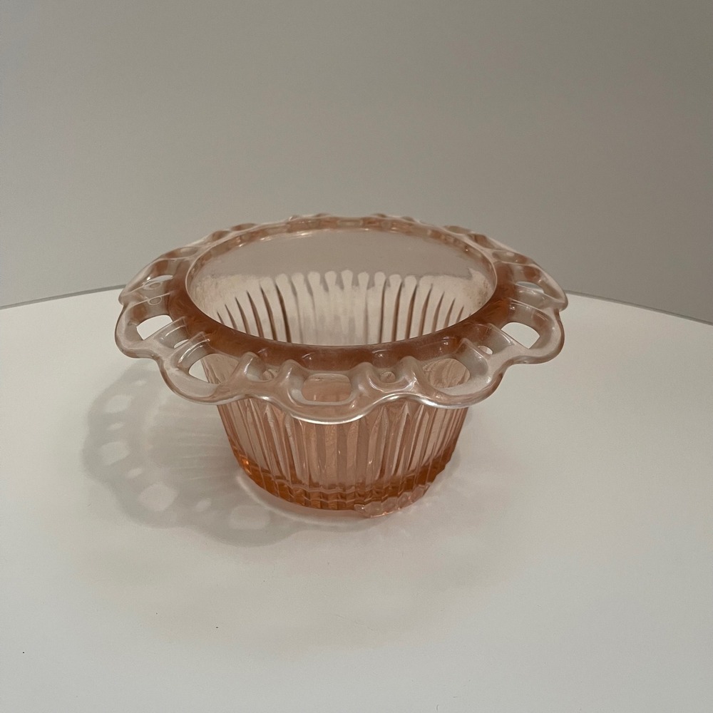 Vintage Pink Depression Glass Open Lace Edge Bowl Ribbed Starburst Planter FLAW - Picture 2 of 7